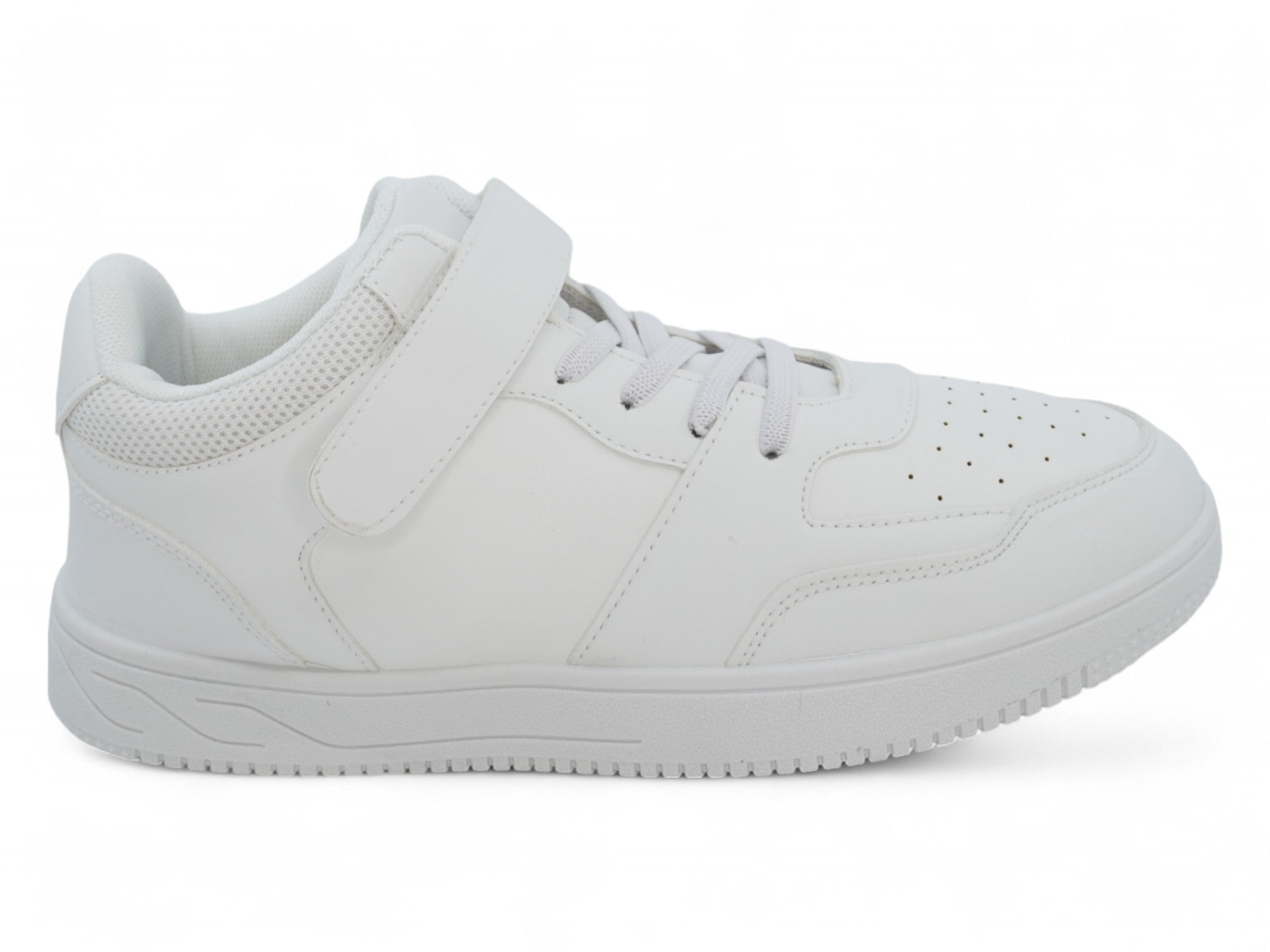 boys-white-sneaker
