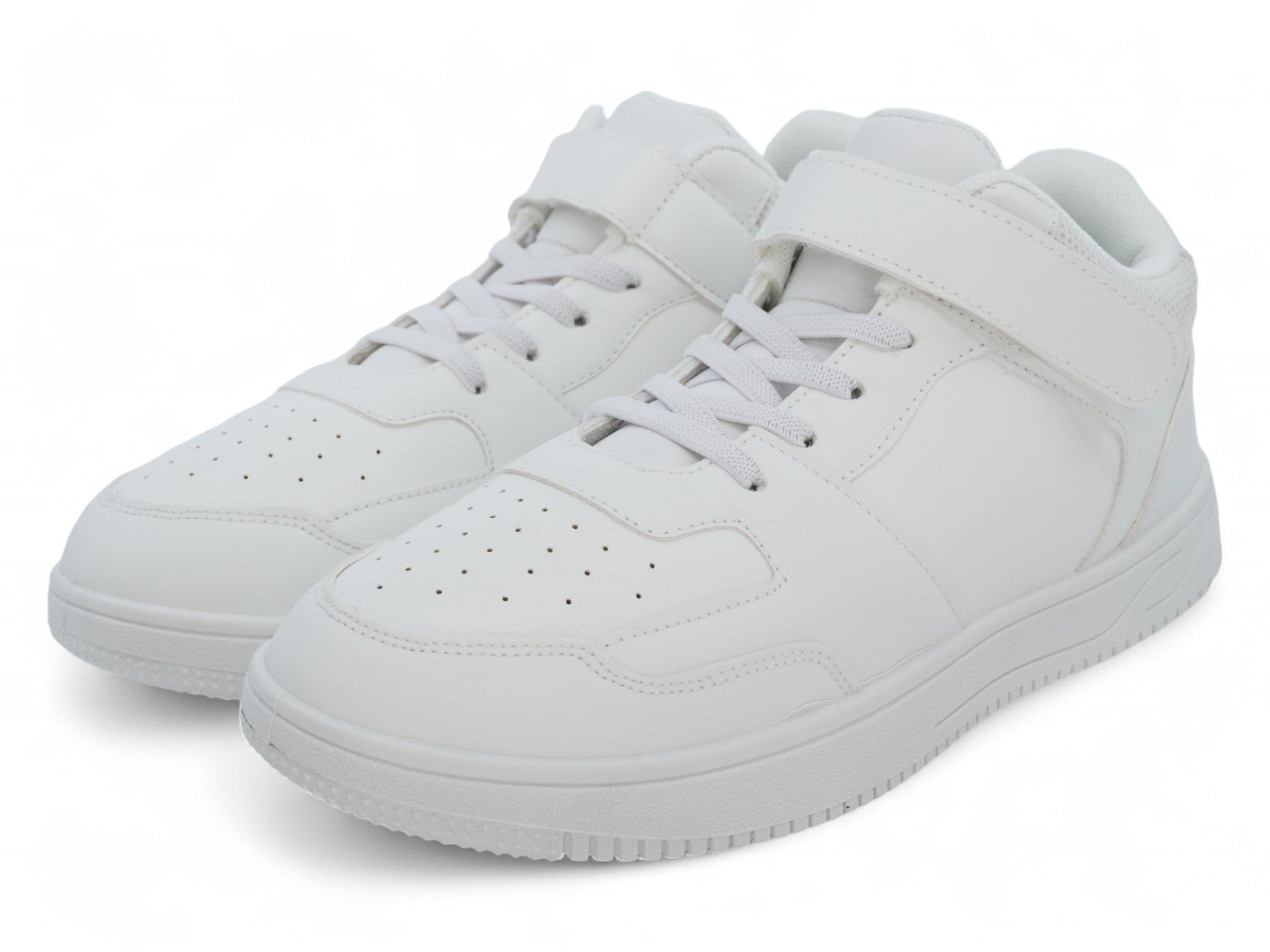 boys-white-sneaker