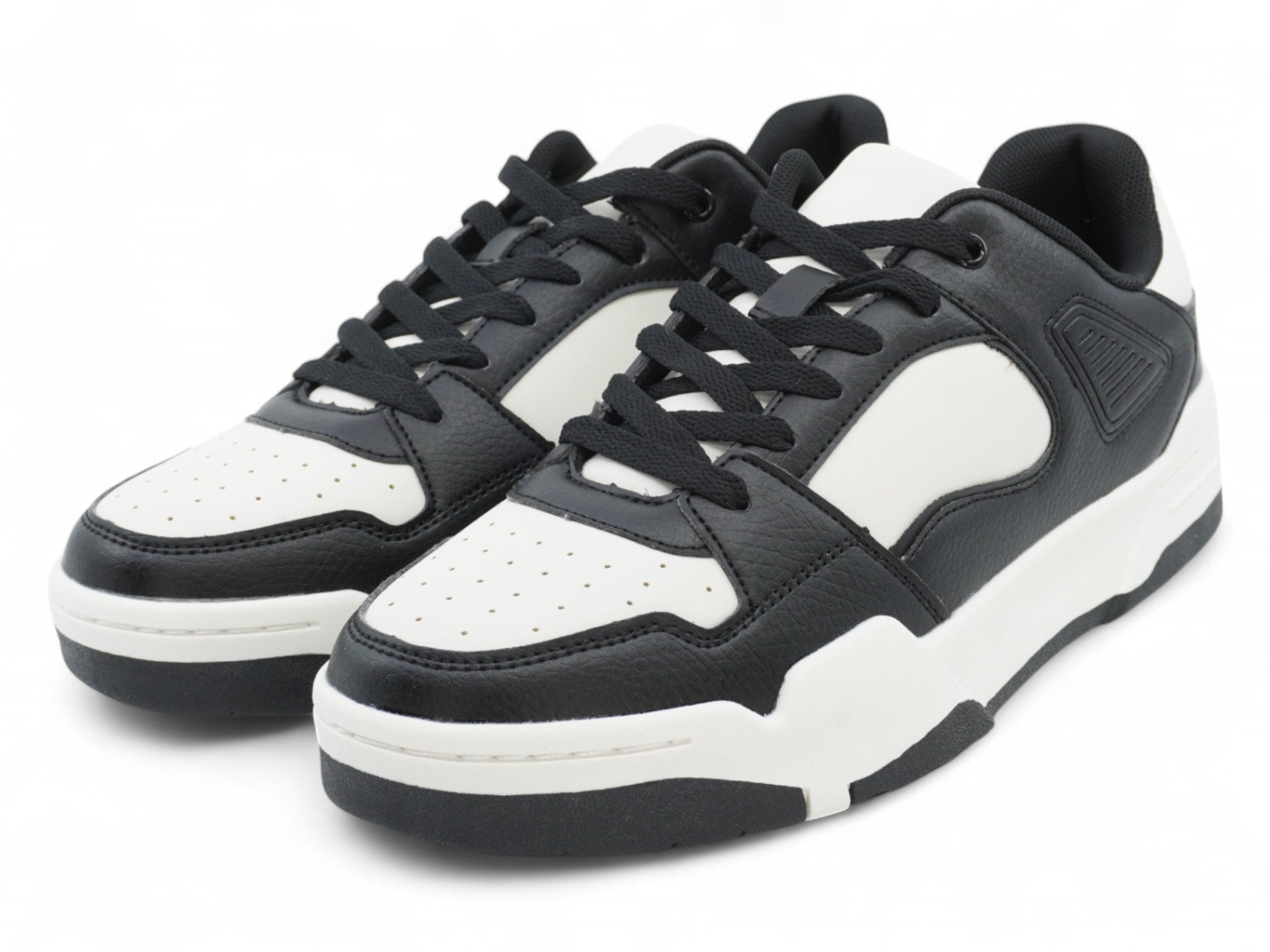 Men's Black & White Courtside Sneaker