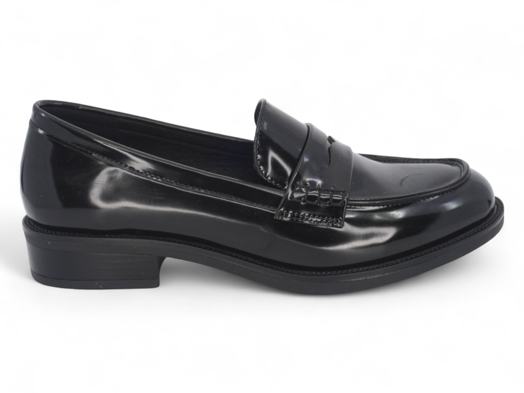 Women's Black Matte Vegan Patent Leather Loafer