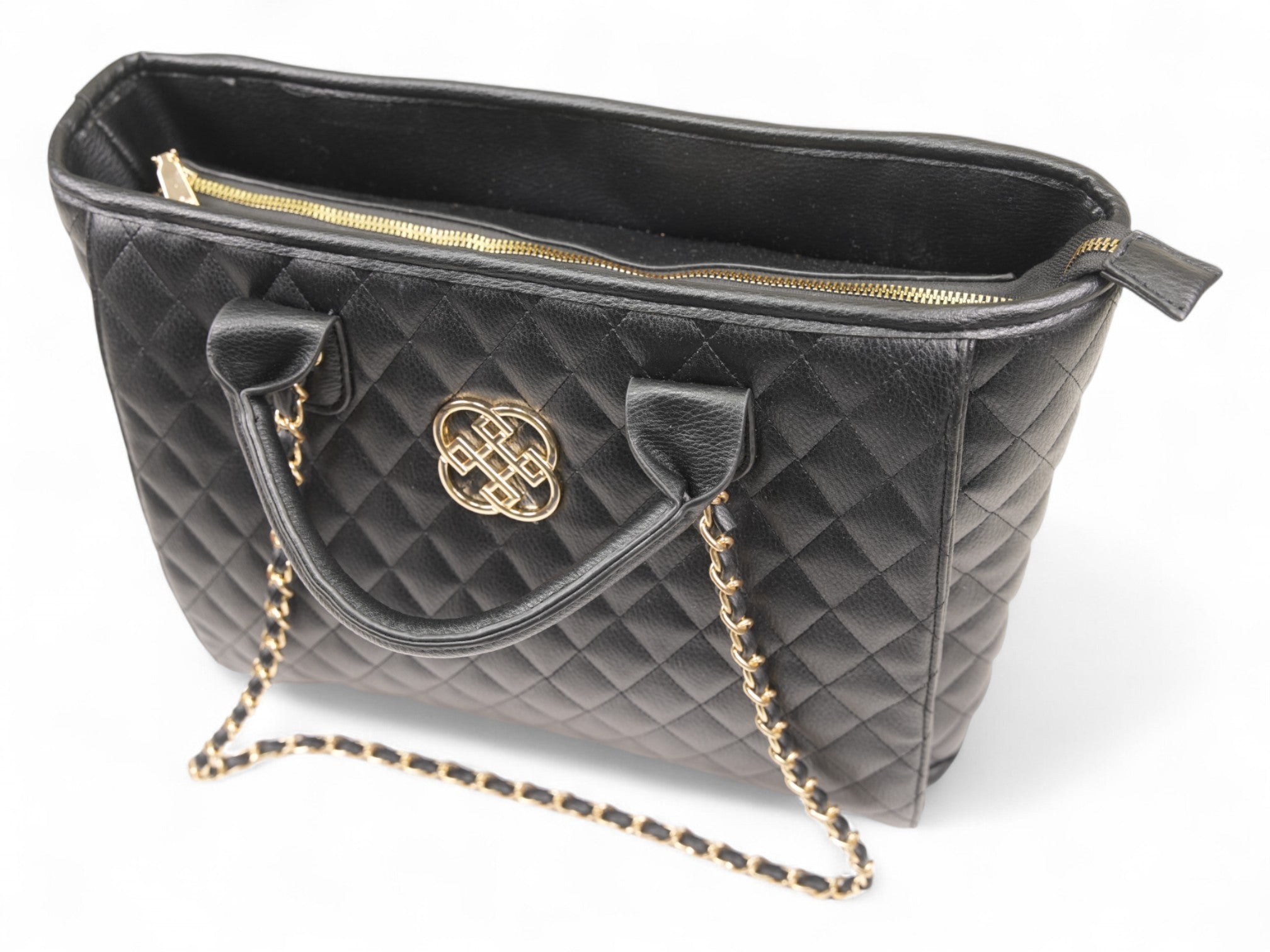 Daisy Fuentes Black Quilted Shoulder Bag