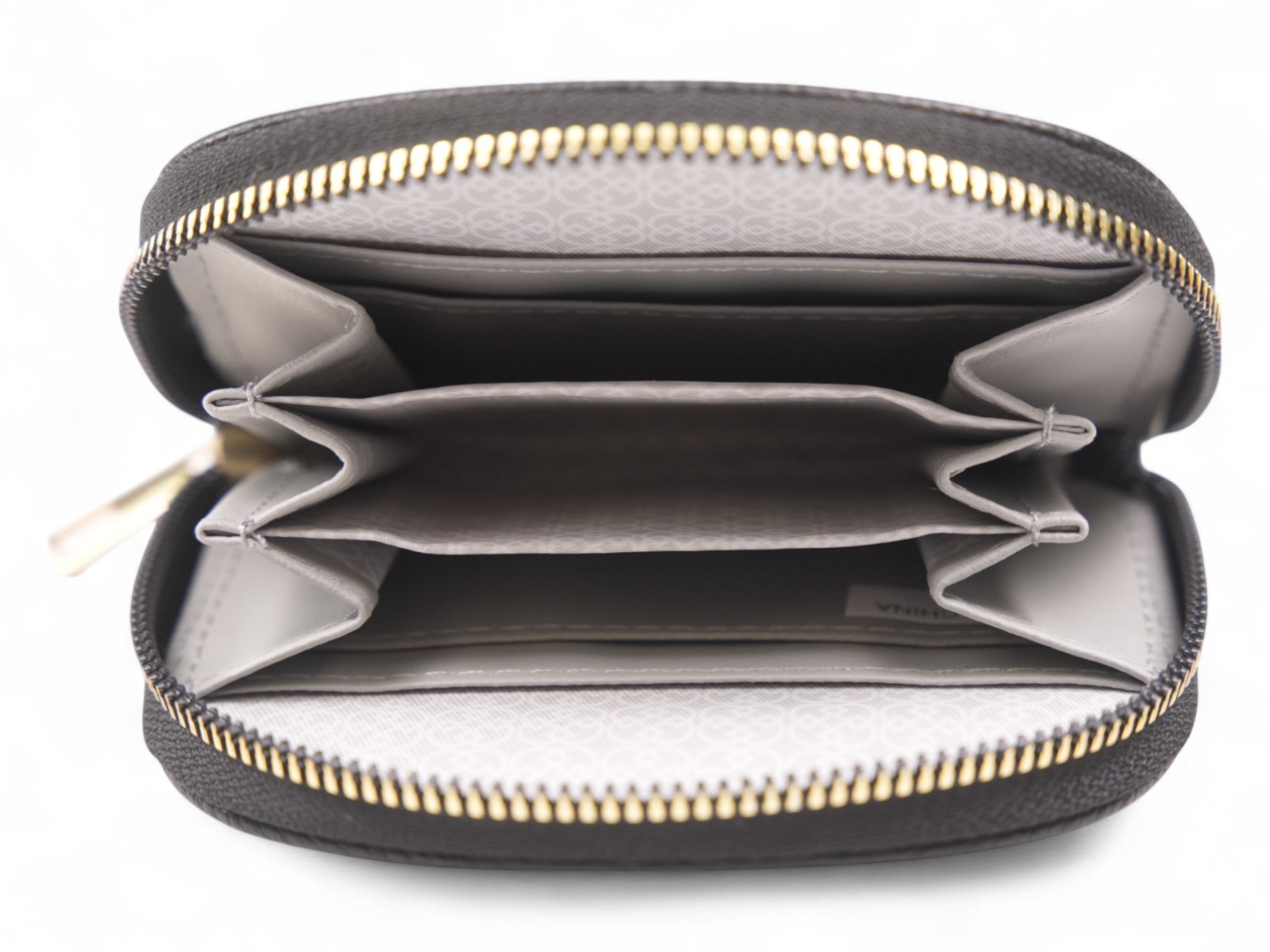 Daisy Fuentes Black Curved Zip Wallet