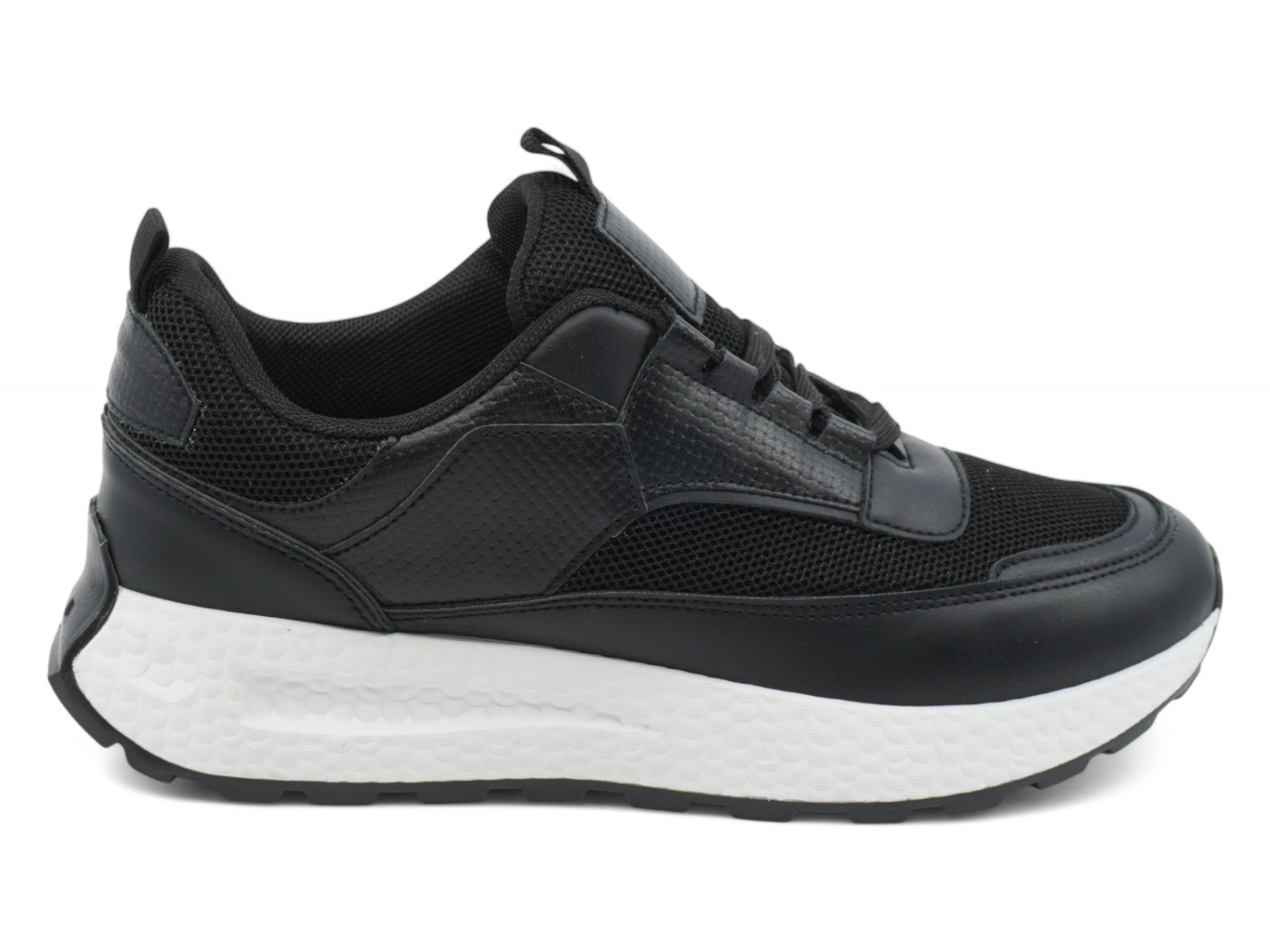 Women's Black Mesh Sporty Sneaker